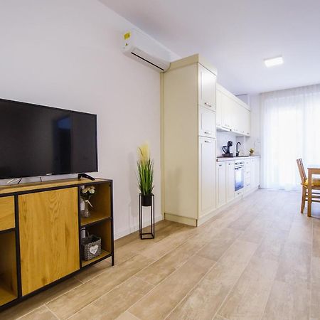 Lovely Home At West Residence Oradea Extérieur photo