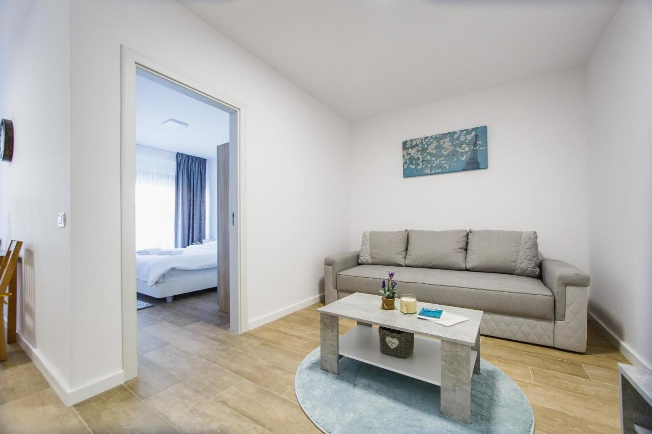 Lovely Home At West Residence Oradea Extérieur photo