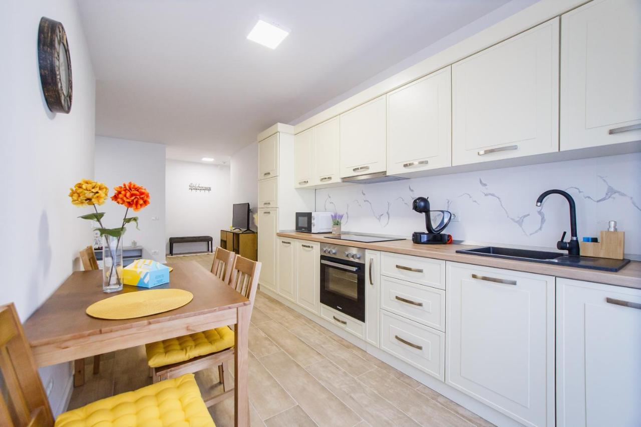 Lovely Home At West Residence Oradea Extérieur photo