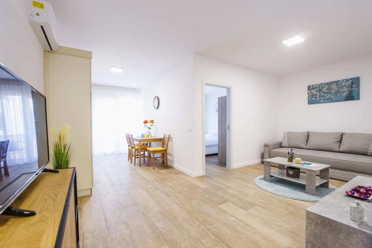 Lovely Home At West Residence Oradea Extérieur photo