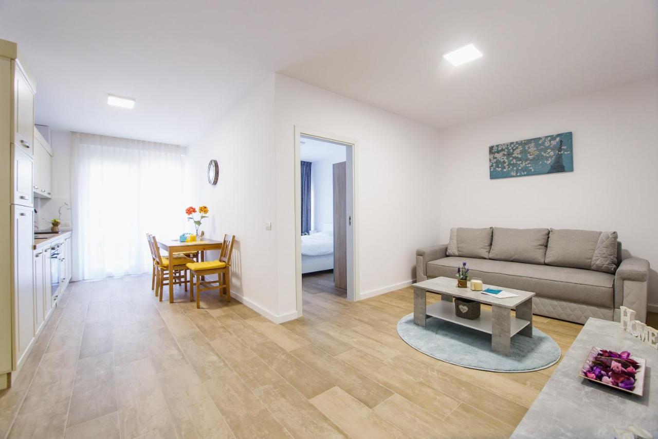Lovely Home At West Residence Oradea Extérieur photo