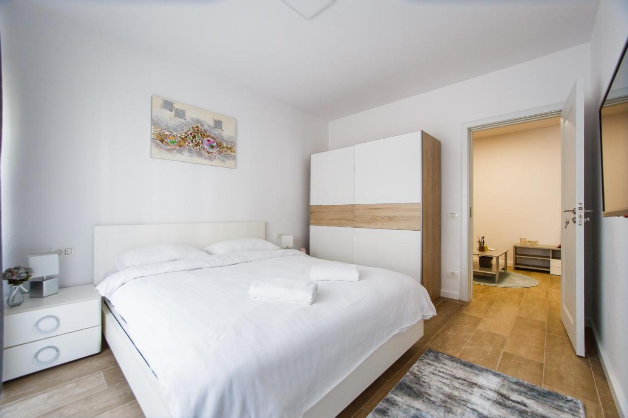 Lovely Home At West Residence Oradea Extérieur photo