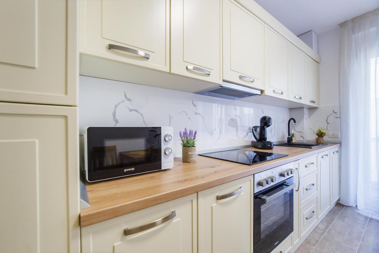 Lovely Home At West Residence Oradea Extérieur photo
