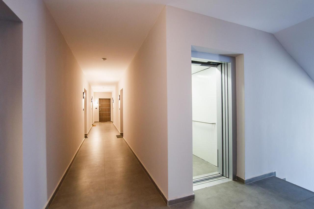 Lovely Home At West Residence Oradea Extérieur photo